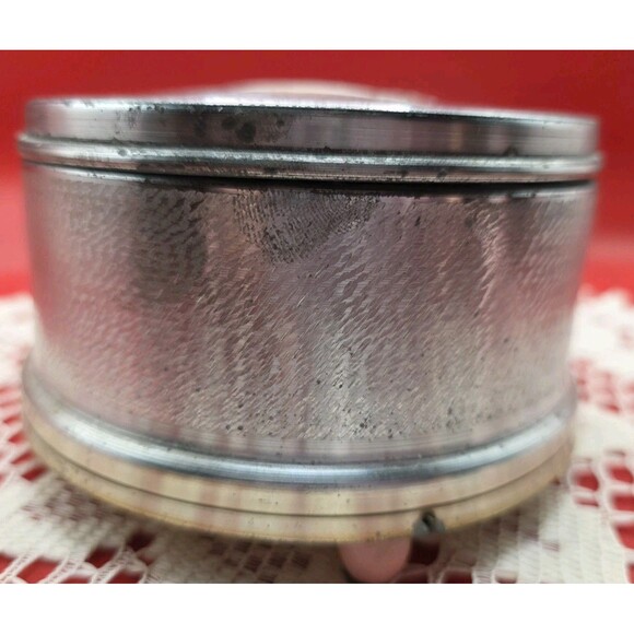 Vintage Musical Powder Box Puff  Round Aluminum Vanity Works ! - Picture 4 of 11